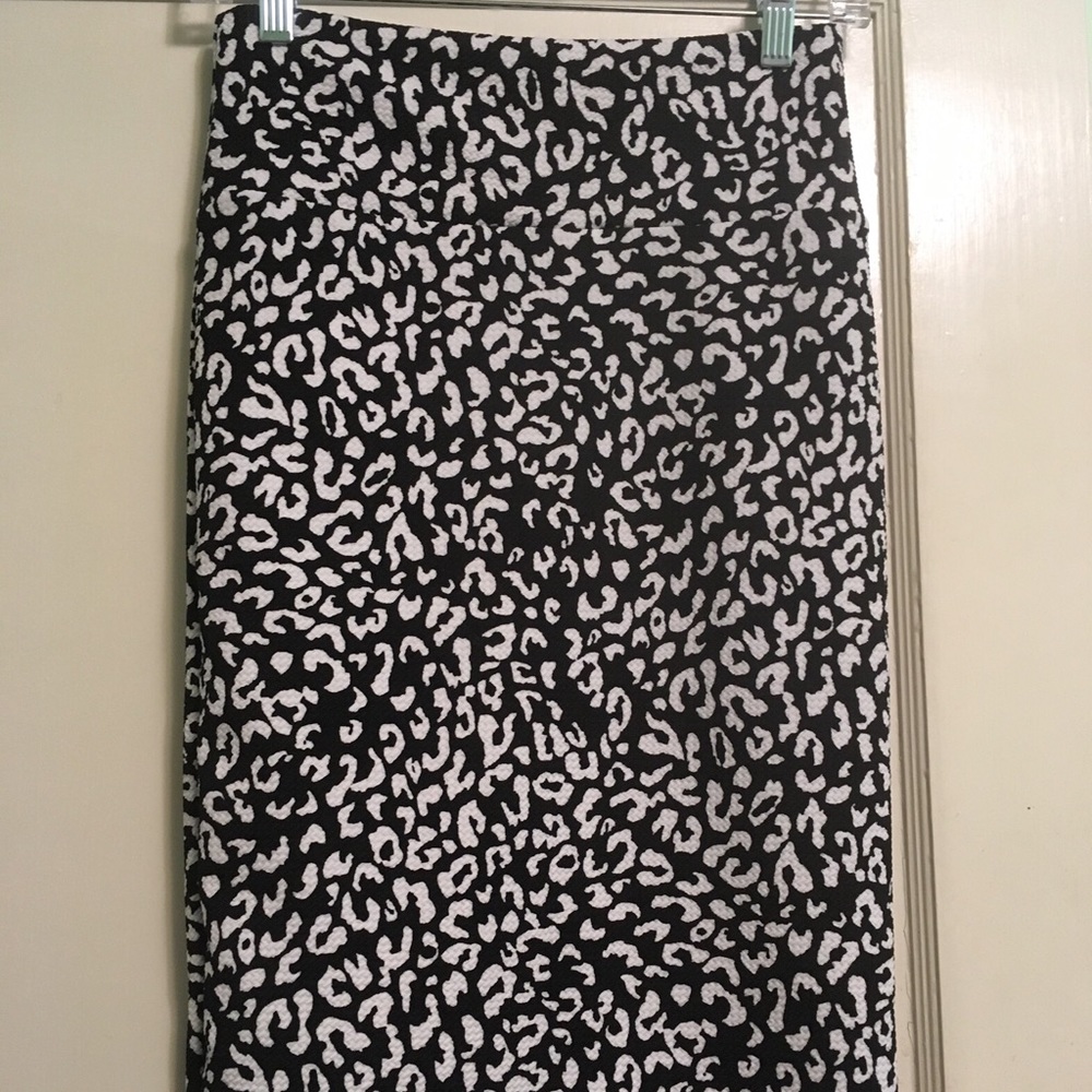 LulaRoe XS Cassie, NWOT, snow leopard!